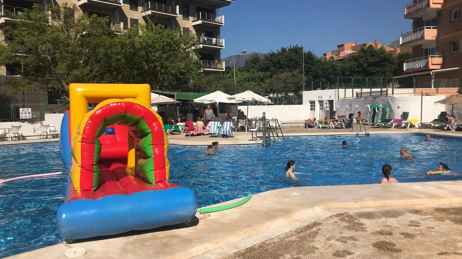 Piso En Alquiler En Benalmadena Costa 아파트